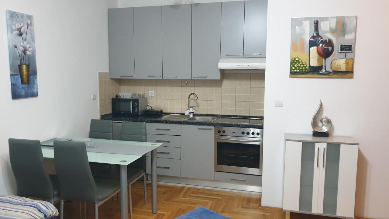 Apartman 2MV Pozarevac Bagian luar foto